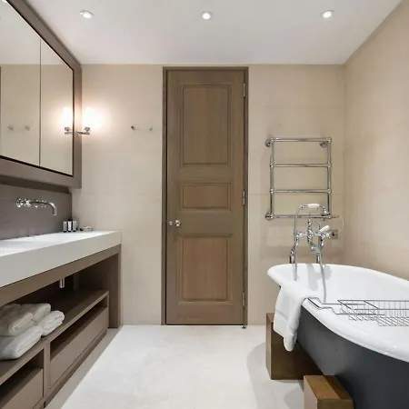 Moderno Ed Elegante Appartement *